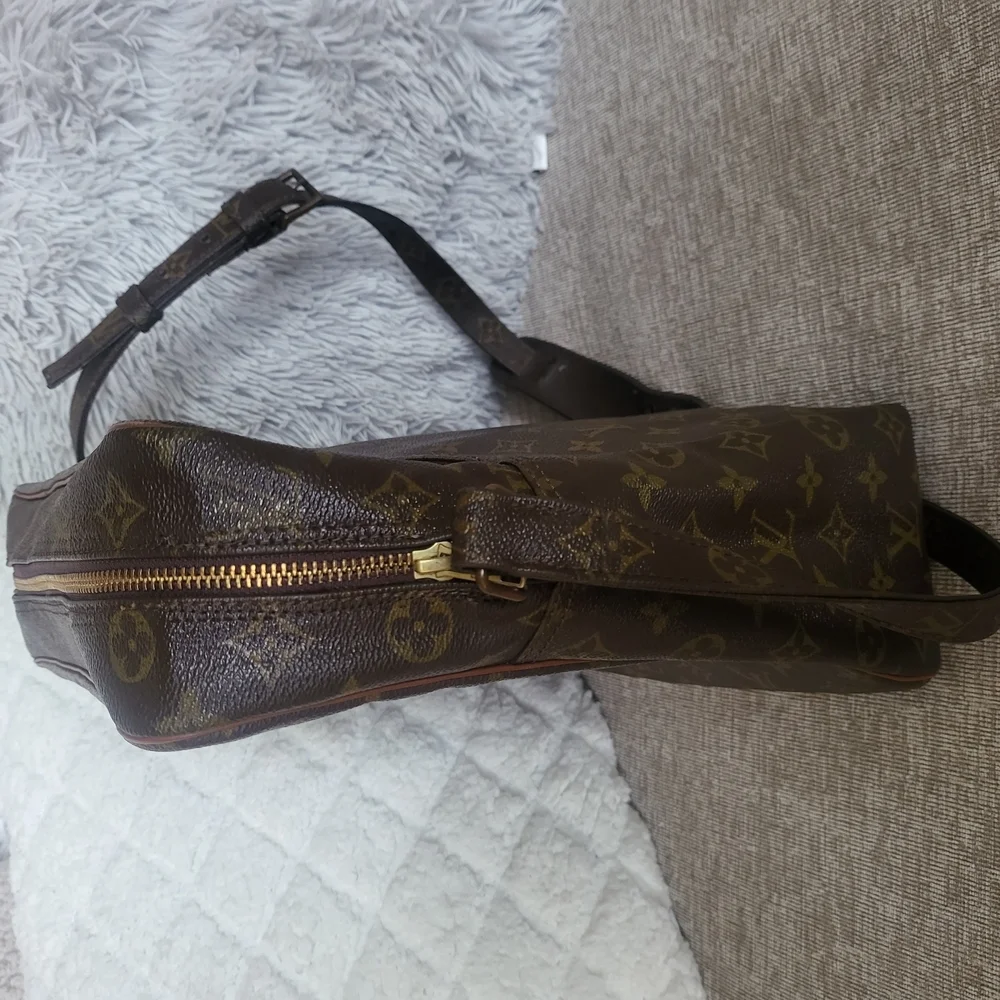 Louis Vuitton LV Monogram Marceau GM Vintage Crossbody Bag.